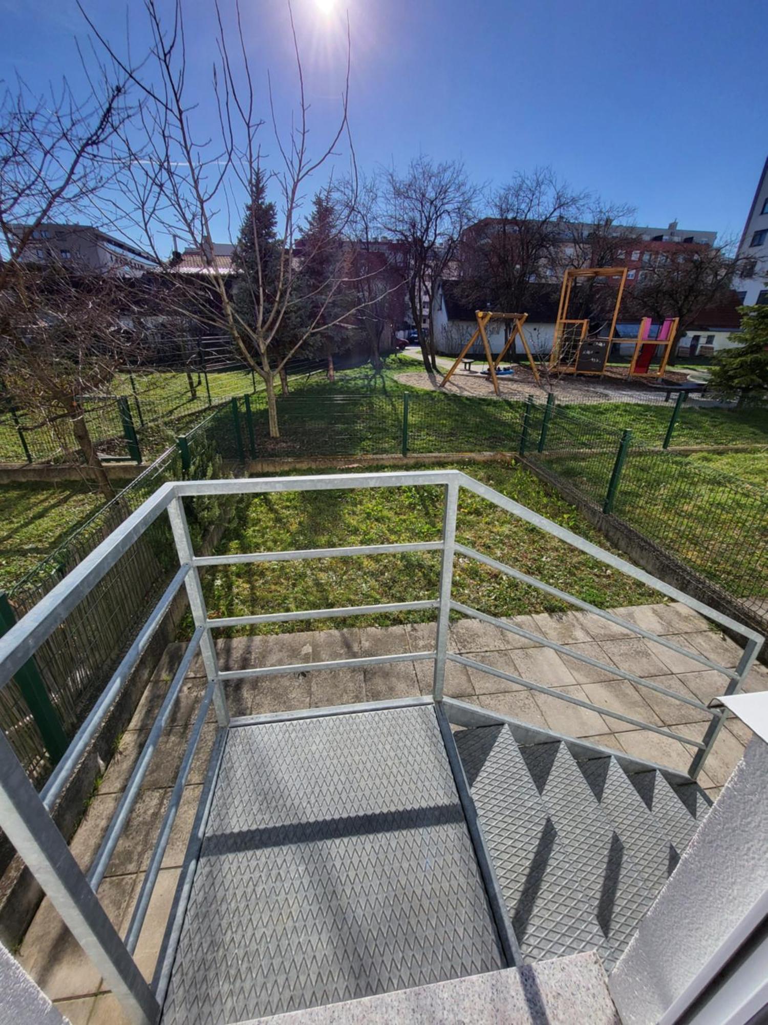 Studio Apartman Ana Zagreb Exteriör bild