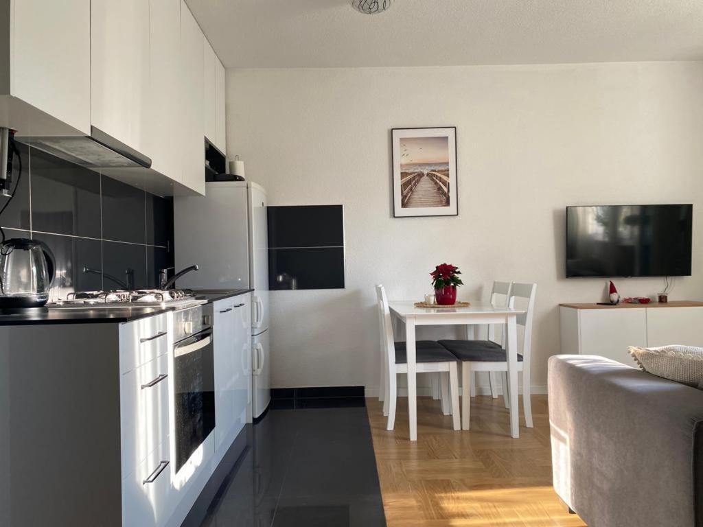 Studio Apartman Ana Zagreb Exteriör bild